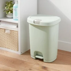 7gal Step Trash Can with Locking Lid Green - Brightroom™